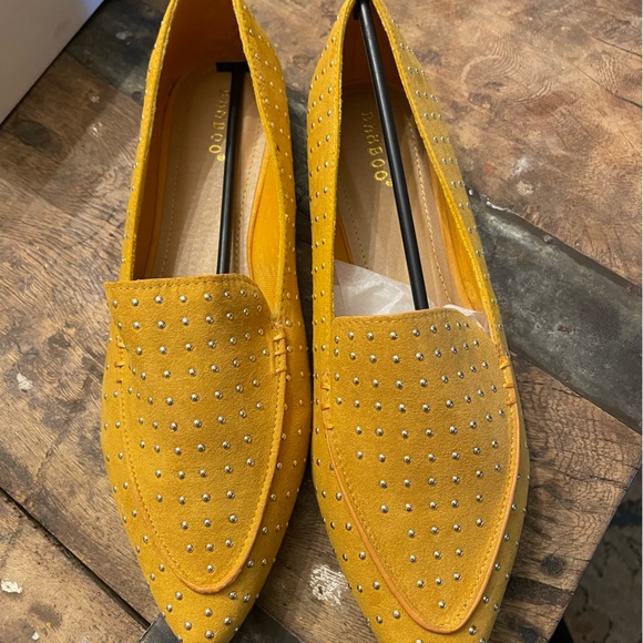BAMBOO Shoes - 🔥BUNDLE OFFER 3/$6 items for $13🔥 Women’s slip on flats.
